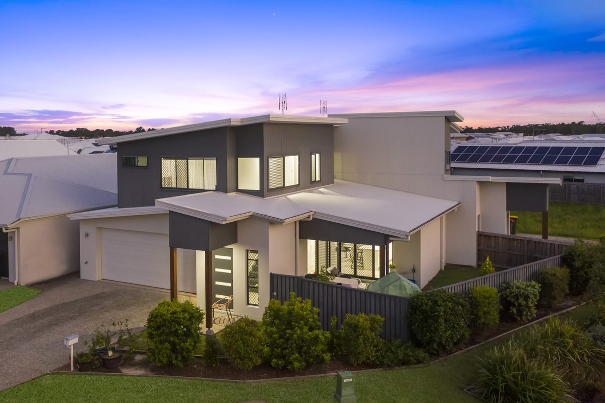 Quality House Sized Duplex &#8211; Invest or Nest