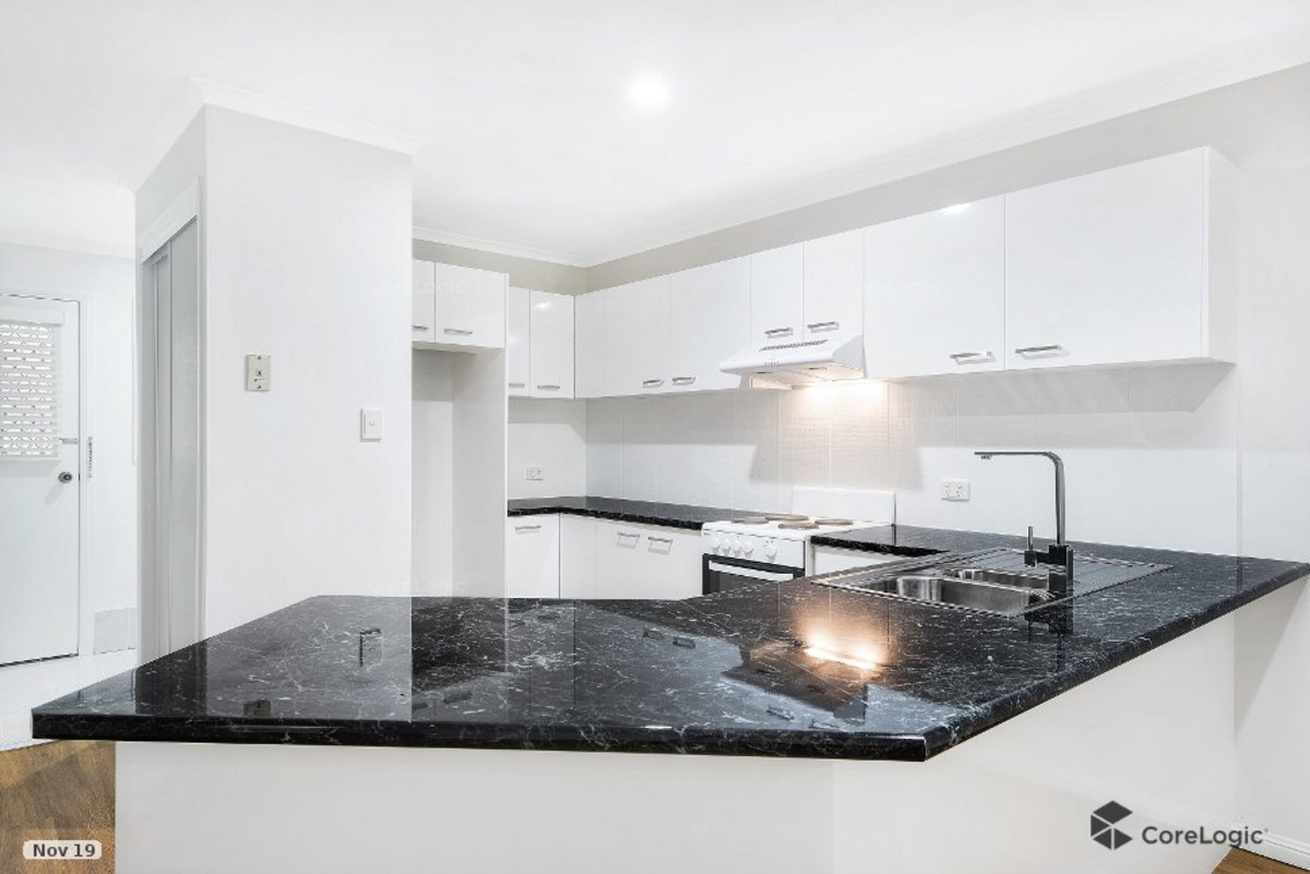 Wonderful 2 bedroom, ground floor unit in quiet leafy street &#8211; near the heart of Maroochydore